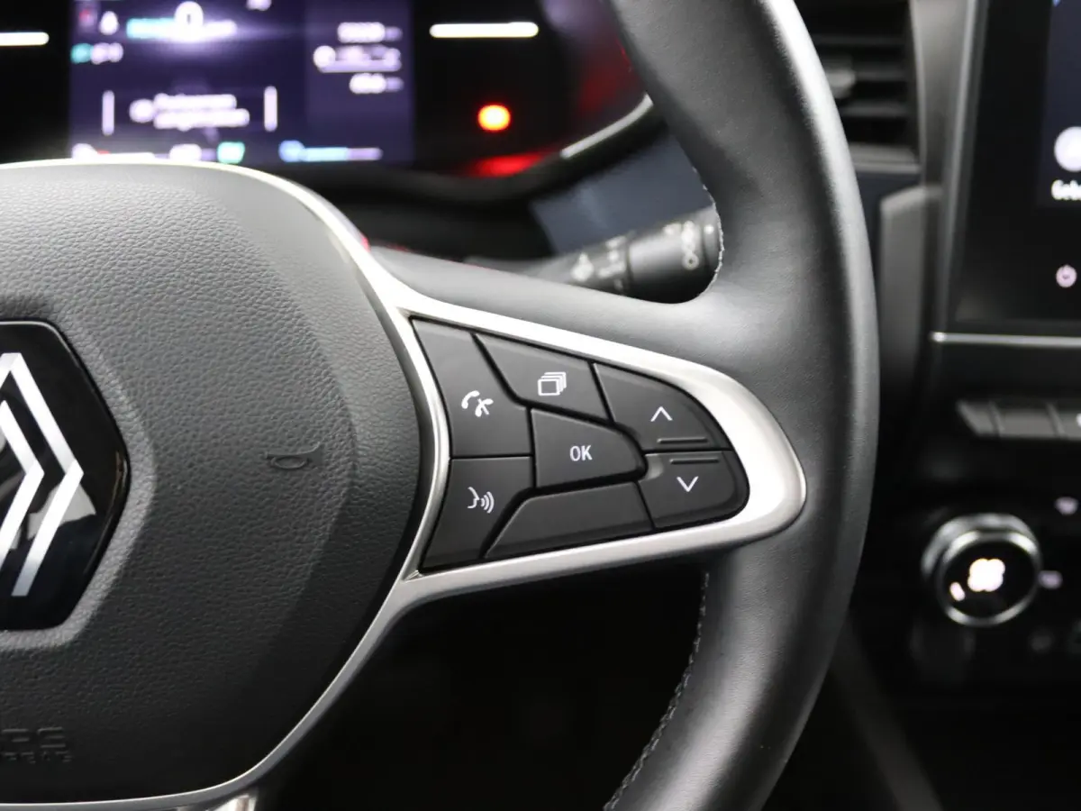 evolution E-Tech full hybrid 145 | Navigatie | Achteruitrijcamera |