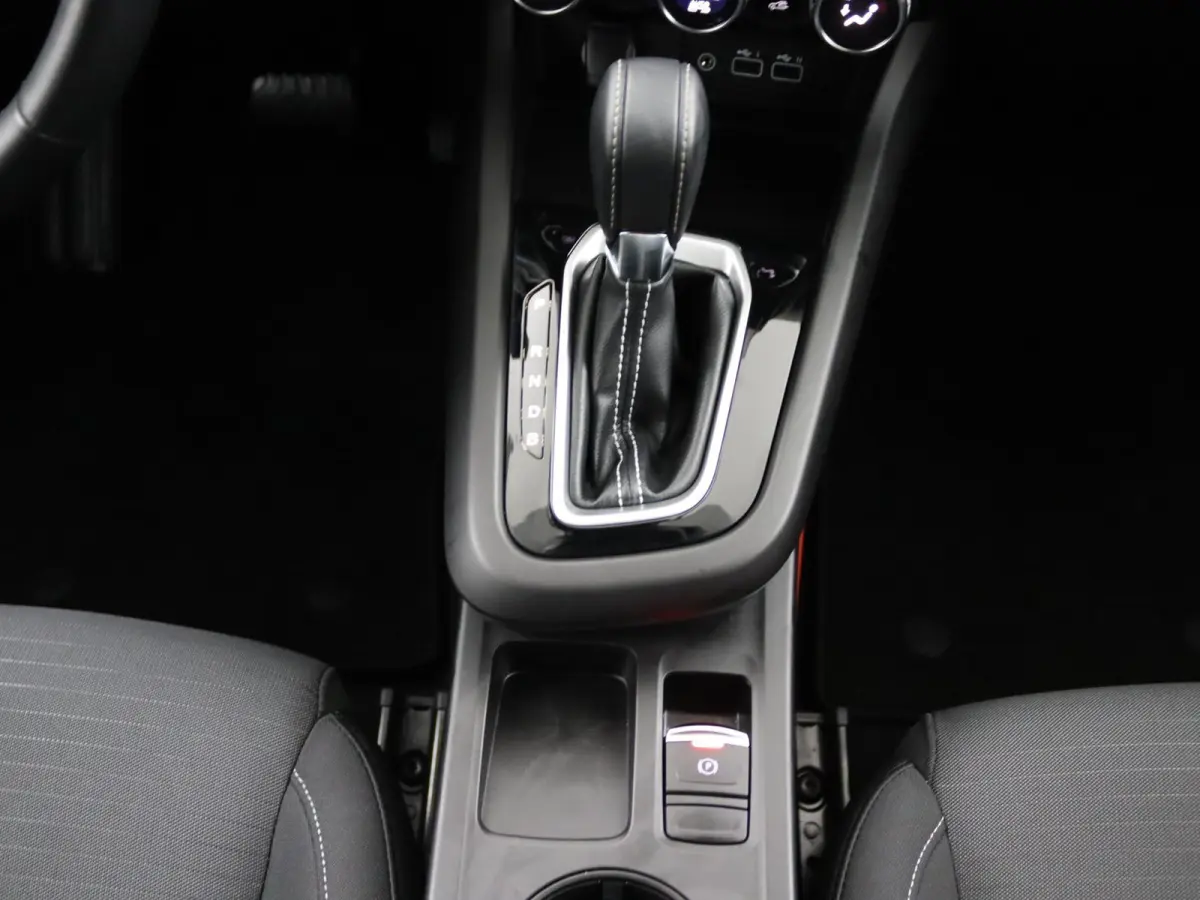 evolution E-Tech full hybrid 145 | Navigatie | Achteruitrijcamera |