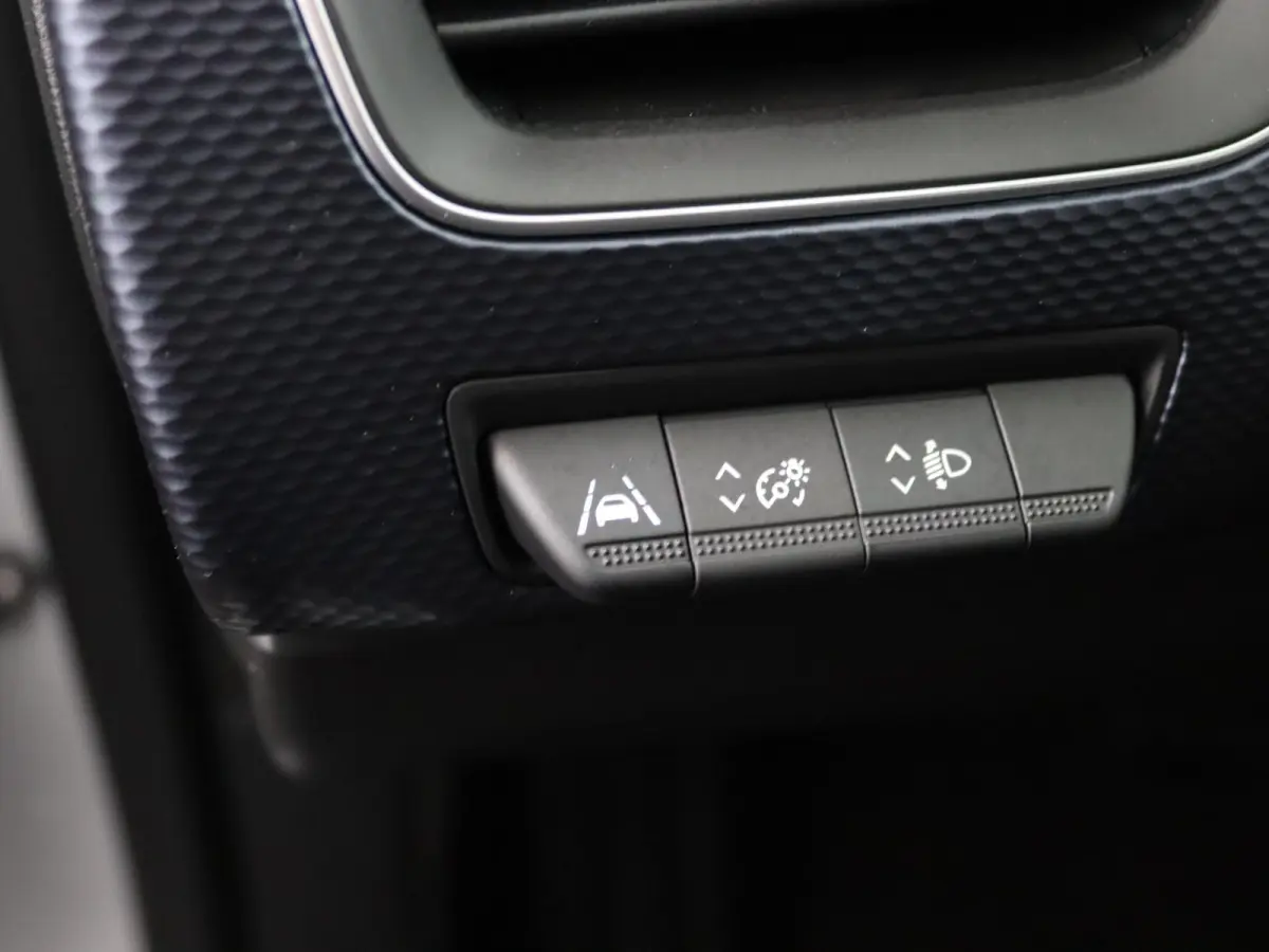 evolution E-Tech full hybrid 145 | Navigatie | Achteruitrijcamera |