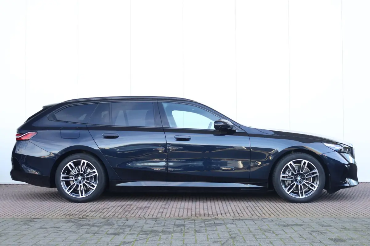 eDrive40 M Sport Edition 84 kWh | SoH 99% | M-Sport Pakket | Trekhaak | Leder | Elektr. Stoelen | Stoelverwarming | Head-Up | Harman Kardon | Active Cruise |
