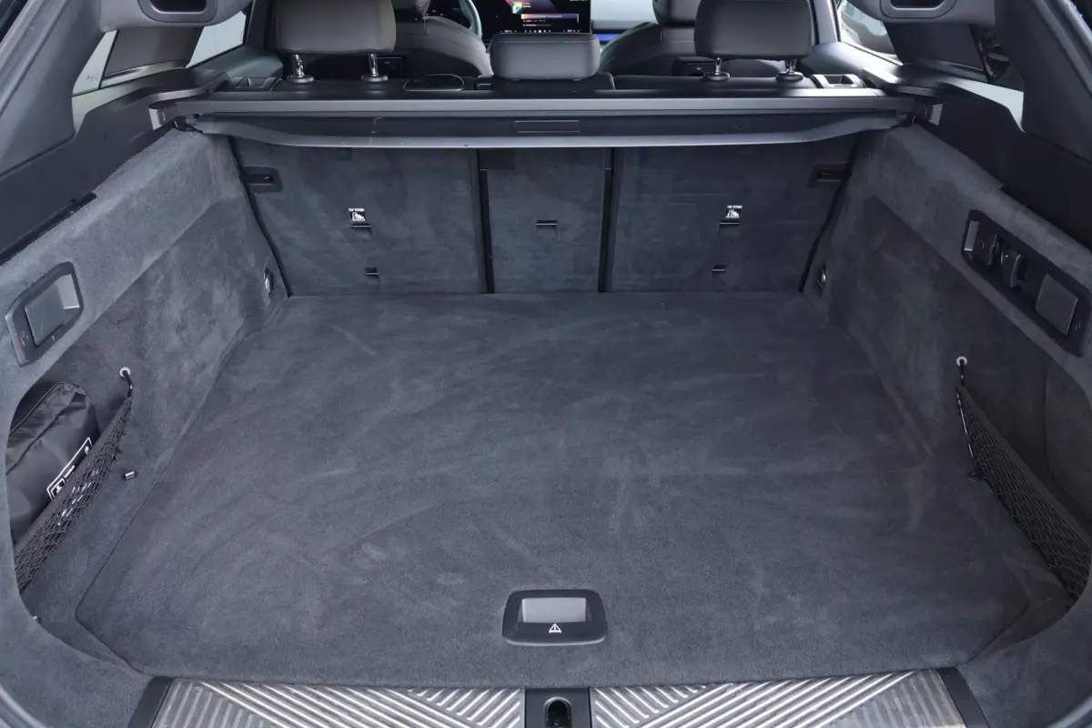 eDrive40 M Sport Edition 84 kWh | SoH 99% | M-Sport Pakket | Trekhaak | Leder | Elektr. Stoelen | Stoelverwarming | Head-Up | Harman Kardon | Active Cruise |