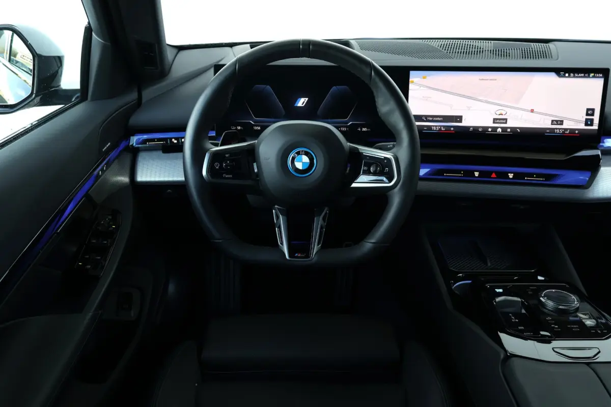 eDrive40 M Sport Edition 84 kWh | SoH 99% | M-Sport Pakket | Trekhaak | Leder | Elektr. Stoelen | Stoelverwarming | Head-Up | Harman Kardon | Active Cruise |