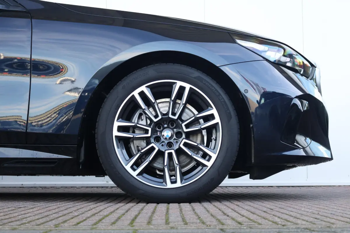 eDrive40 M Sport Edition 84 kWh | SoH 99% | M-Sport Pakket | Trekhaak | Leder | Elektr. Stoelen | Stoelverwarming | Head-Up | Harman Kardon | Active Cruise |