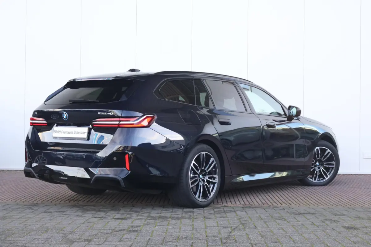 eDrive40 M Sport Edition 84 kWh | SoH 99% | M-Sport Pakket | Trekhaak | Leder | Elektr. Stoelen | Stoelverwarming | Head-Up | Harman Kardon | Active Cruise |