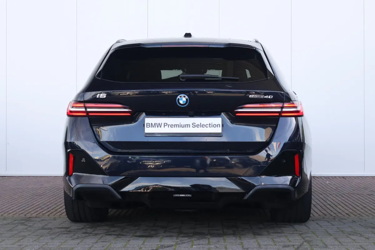 eDrive40 M Sport Edition 84 kWh | SoH 99% | M-Sport Pakket | Trekhaak | Leder | Elektr. Stoelen | Stoelverwarming | Head-Up | Harman Kardon | Active Cruise |