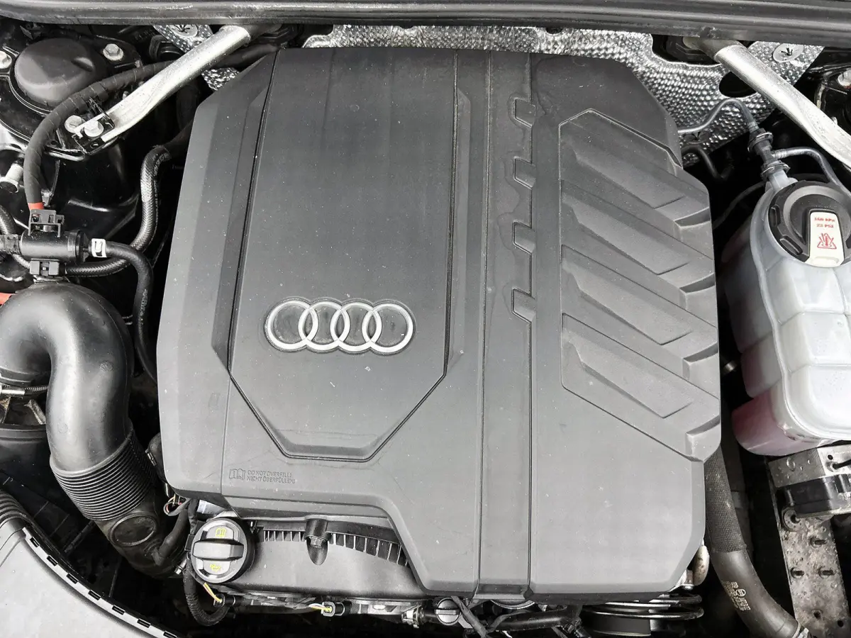 45 TFSI S Edition | APPLE CARPLAY | ANDROID AUTO | S-LINE | ACHTERUITRIJCAMERA | PARKEERSENSOREN | ELEKTRISCHE ACHTERKLEP | NAVIGATIE | ELEKTRISCHE STOELEN | MEMORY | CRUISE CONTROL | DIGITA