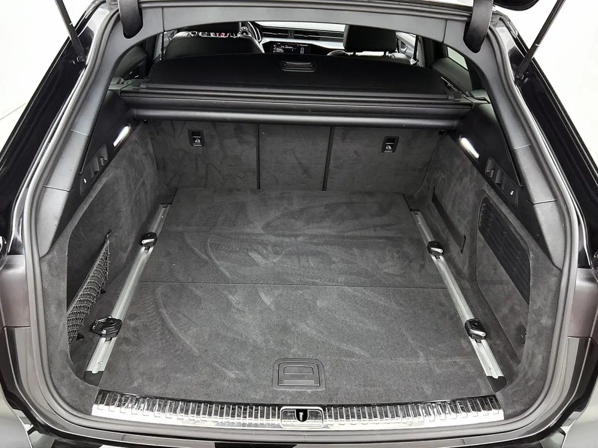 45 TFSI S Edition | APPLE CARPLAY | ANDROID AUTO | S-LINE | ACHTERUITRIJCAMERA | PARKEERSENSOREN | ELEKTRISCHE ACHTERKLEP | NAVIGATIE | ELEKTRISCHE STOELEN | MEMORY | CRUISE CONTROL | DIGITA