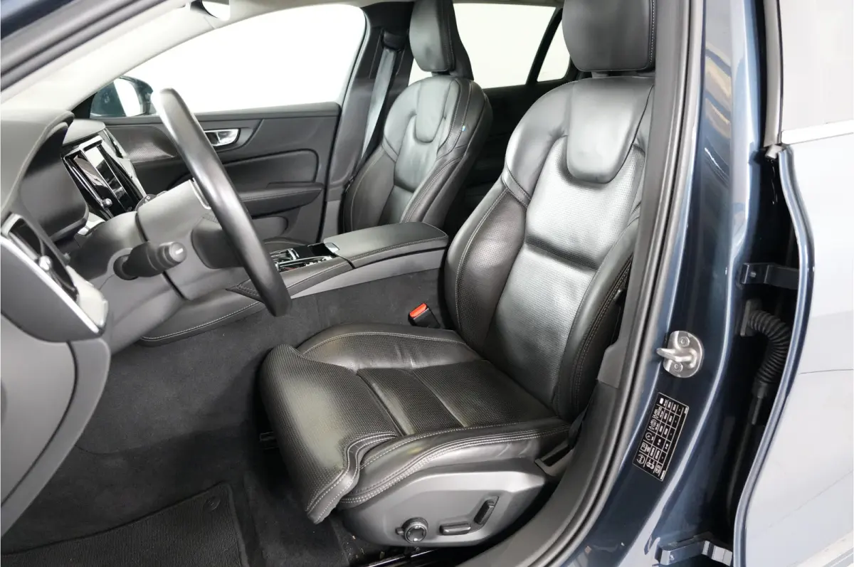 2.0 T8 Recharge 456 pk PHEV Plus Bright AWD | SOH 96% | Pano | Adaptive Cruise | Stoelverw. | HK/DAB+ | El. achterklep | El. stl. verst. | Parkeerss. |