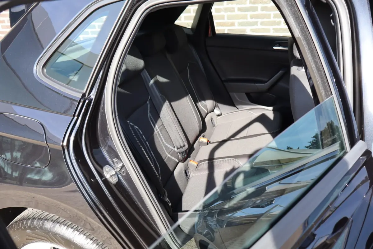 1.0 TSI 95pk Comfortline | R-line exterieur | LMV | Adaptieve cruisecontrol