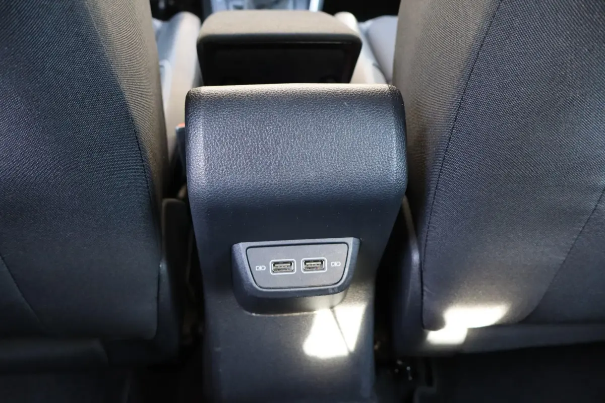 1.0 TSI 95pk Comfortline | R-line exterieur | LMV | Adaptieve cruisecontrol