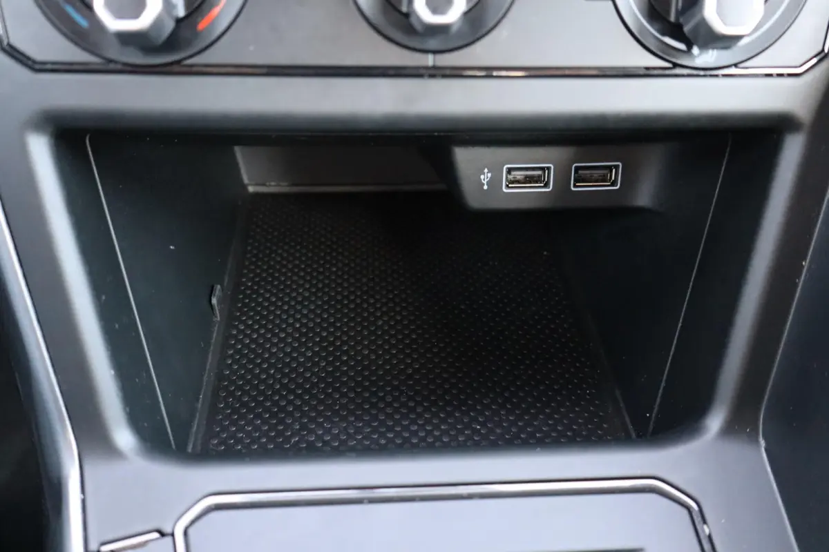 1.0 TSI 95pk Comfortline | R-line exterieur | LMV | Adaptieve cruisecontrol