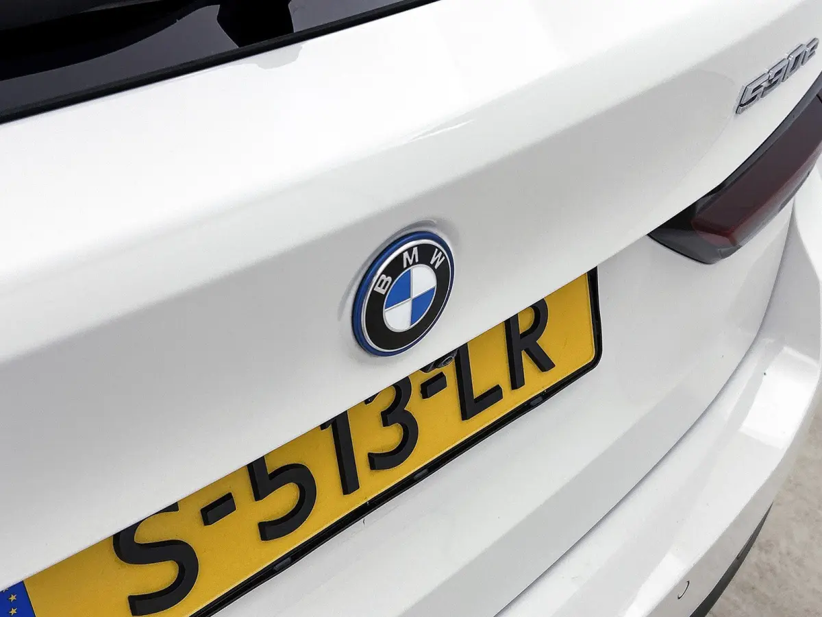 530e Business Edition Plus | PANORAMADAK | ACHTERUITRIJCAMERA | TREKHAAK | HARMAN KARDON | HEAD-UP | ELEKTRISCHE KOFFERKLEP | STOELVERWARMING | CLIMATE CONTROL | ADAPTIVE CRUISE CONTROL | AP