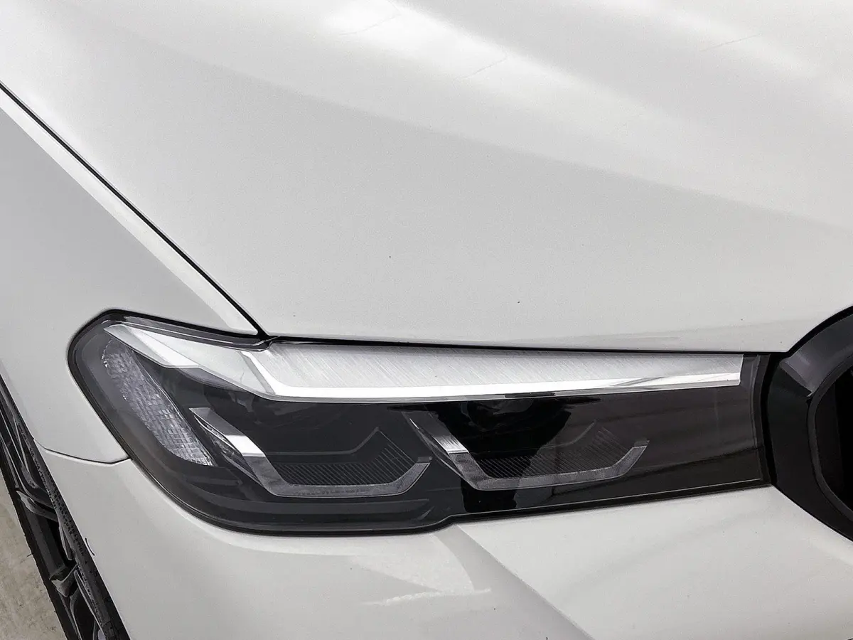 530e Business Edition Plus | PANORAMADAK | ACHTERUITRIJCAMERA | TREKHAAK | HARMAN KARDON | HEAD-UP | ELEKTRISCHE KOFFERKLEP | STOELVERWARMING | CLIMATE CONTROL | ADAPTIVE CRUISE CONTROL | AP