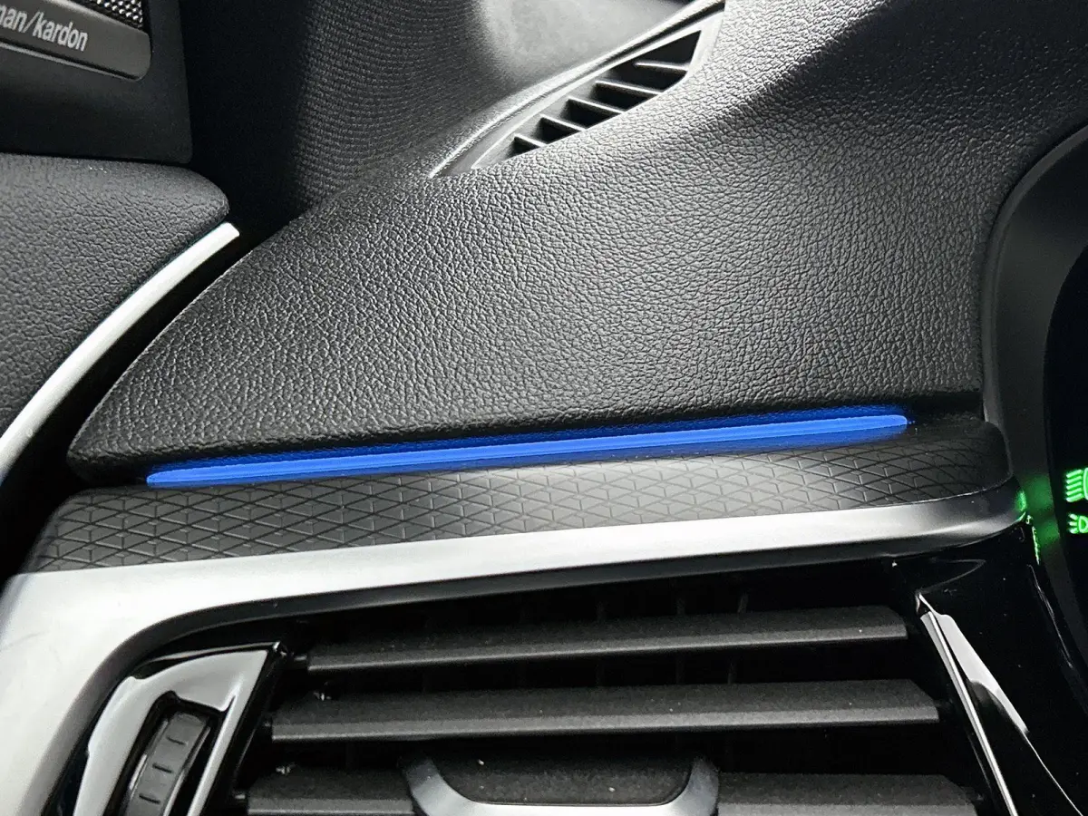 530e Business Edition Plus | PANORAMADAK | ACHTERUITRIJCAMERA | TREKHAAK | HARMAN KARDON | HEAD-UP | ELEKTRISCHE KOFFERKLEP | STOELVERWARMING | CLIMATE CONTROL | ADAPTIVE CRUISE CONTROL | AP