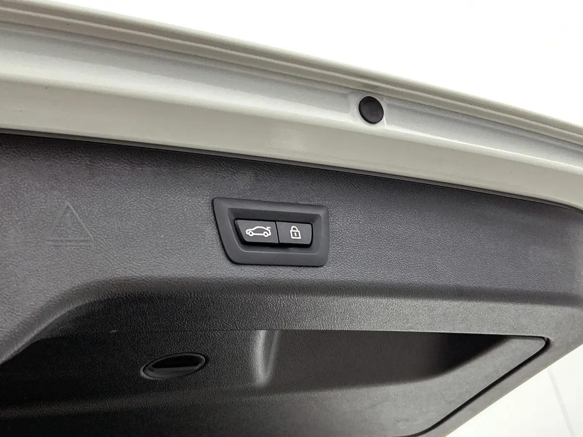 530e Business Edition Plus | PANORAMADAK | ACHTERUITRIJCAMERA | TREKHAAK | HARMAN KARDON | HEAD-UP | ELEKTRISCHE KOFFERKLEP | STOELVERWARMING | CLIMATE CONTROL | ADAPTIVE CRUISE CONTROL | AP