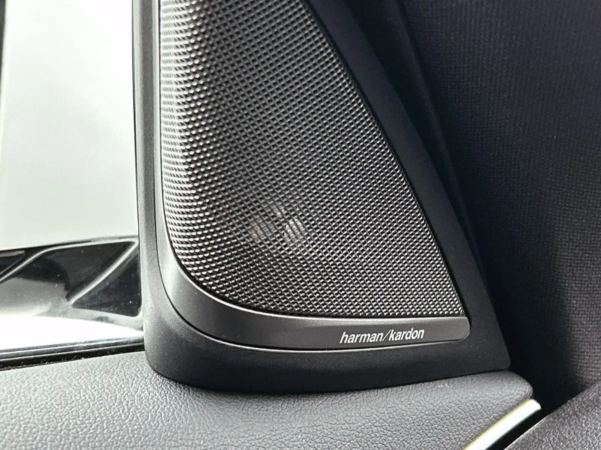 530e Business Edition Plus | PANORAMADAK | ACHTERUITRIJCAMERA | TREKHAAK | HARMAN KARDON | HEAD-UP | ELEKTRISCHE KOFFERKLEP | STOELVERWARMING | CLIMATE CONTROL | ADAPTIVE CRUISE CONTROL | AP