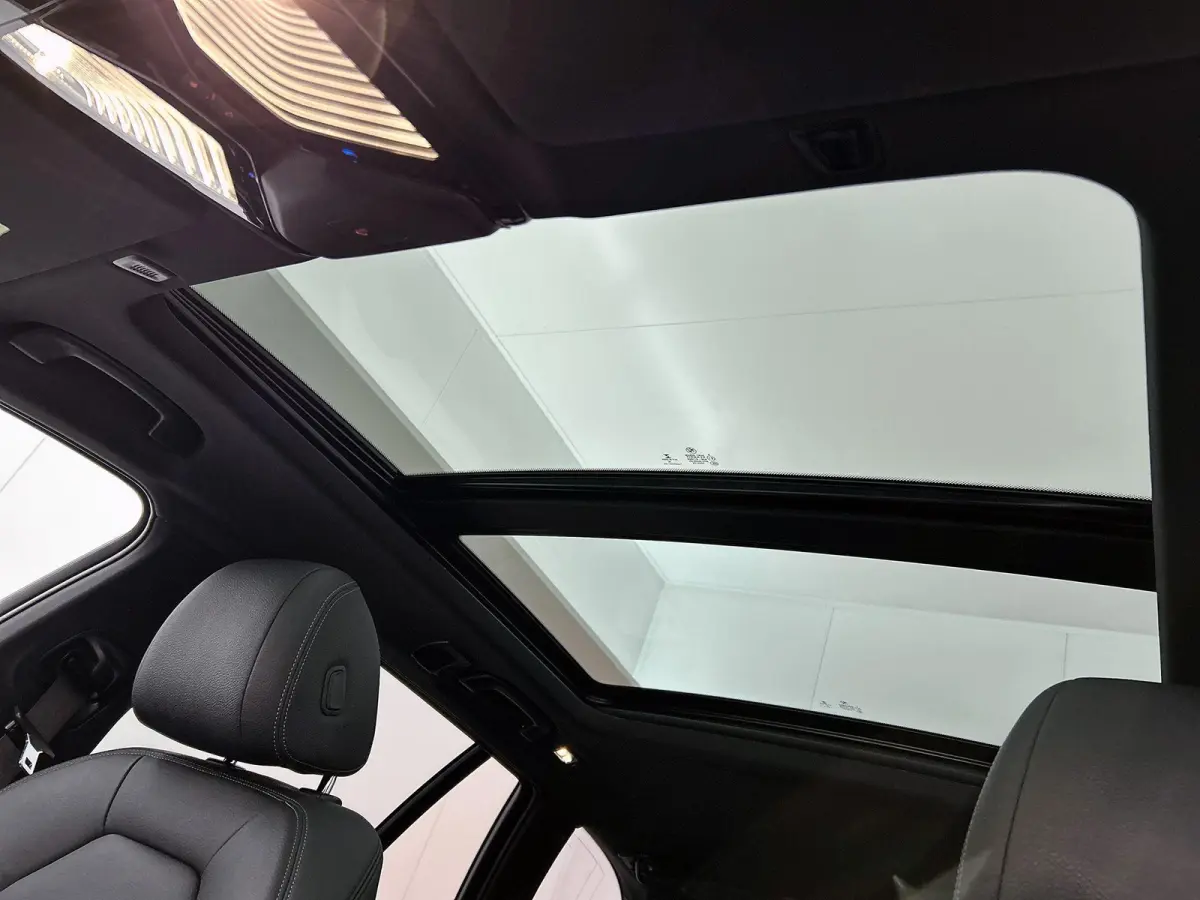 530e Business Edition Plus | PANORAMADAK | ACHTERUITRIJCAMERA | TREKHAAK | HARMAN KARDON | HEAD-UP | ELEKTRISCHE KOFFERKLEP | STOELVERWARMING | CLIMATE CONTROL | ADAPTIVE CRUISE CONTROL | AP
