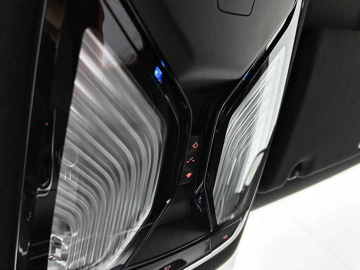 530e Business Edition Plus | PANORAMADAK | ACHTERUITRIJCAMERA | TREKHAAK | HARMAN KARDON | HEAD-UP | ELEKTRISCHE KOFFERKLEP | STOELVERWARMING | CLIMATE CONTROL | ADAPTIVE CRUISE CONTROL | AP
