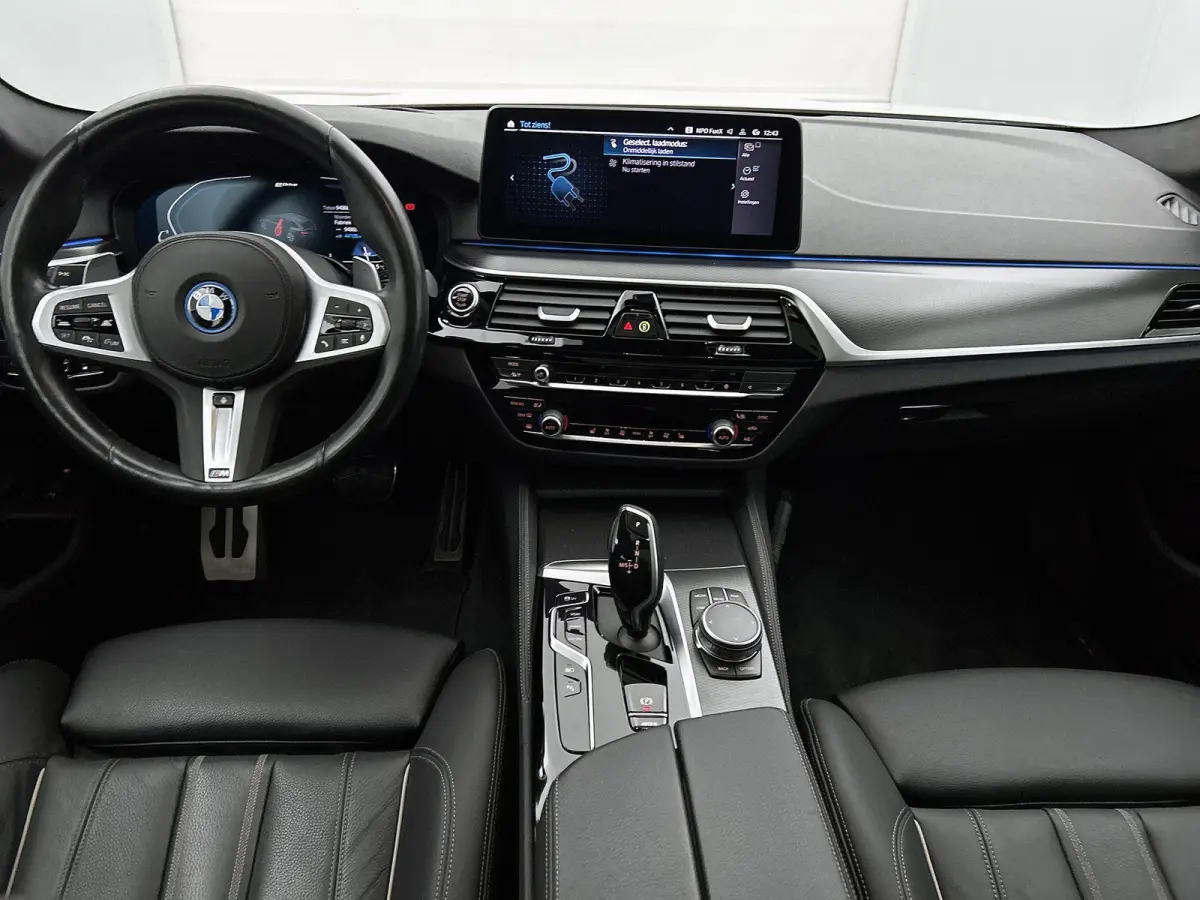530e Business Edition Plus | PANORAMADAK | ACHTERUITRIJCAMERA | TREKHAAK | HARMAN KARDON | HEAD-UP | ELEKTRISCHE KOFFERKLEP | STOELVERWARMING | CLIMATE CONTROL | ADAPTIVE CRUISE CONTROL | AP