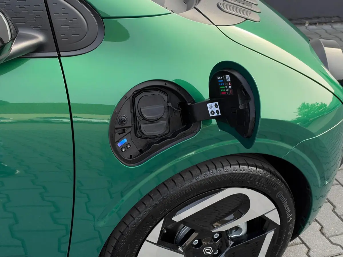 Urban Range Techno 27.5 kWh | Carplay | 18 inch LMV | Camera