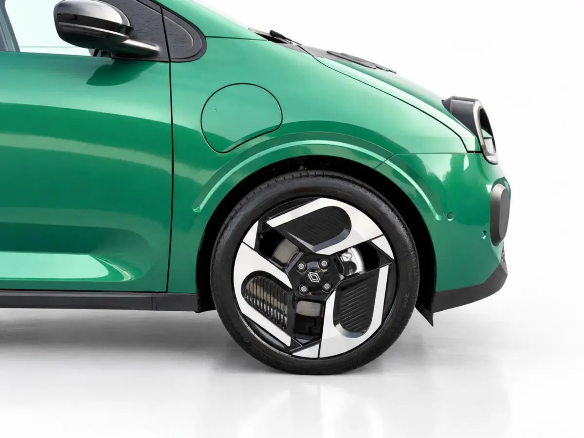 Urban Range Techno 27.5 kWh | Carplay | 18 inch LMV | Camera