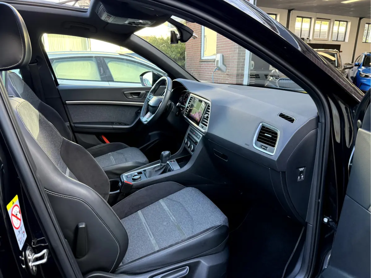 1.5 TSI Xperience Business Intense Panoramadak, Trekhaak, 19''Lmv