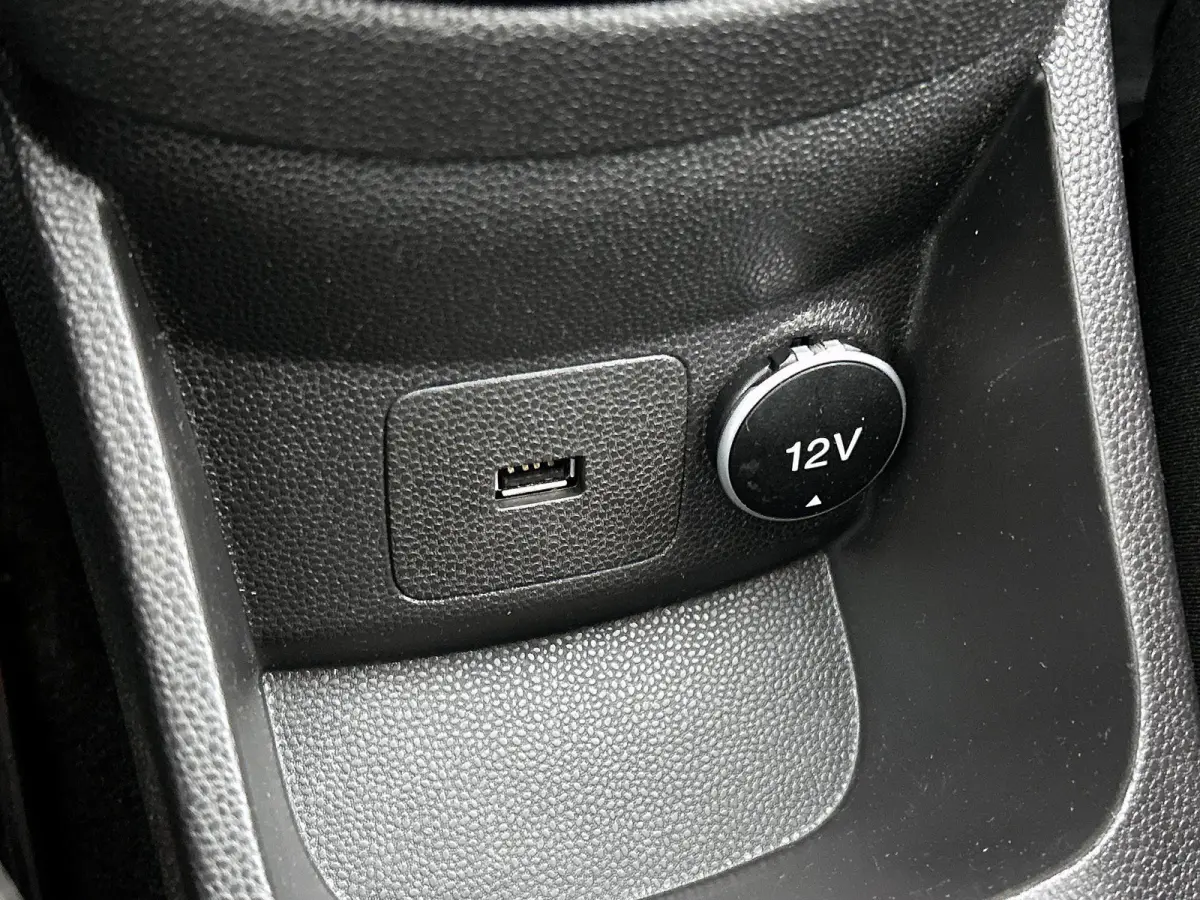 1.0 EcoBoost Titanium | WORDT VERWACHT | CLIMATE CONTROL | PARKEERSENSOREN | MULTIFUNCTIONEEL STUURWIEL |