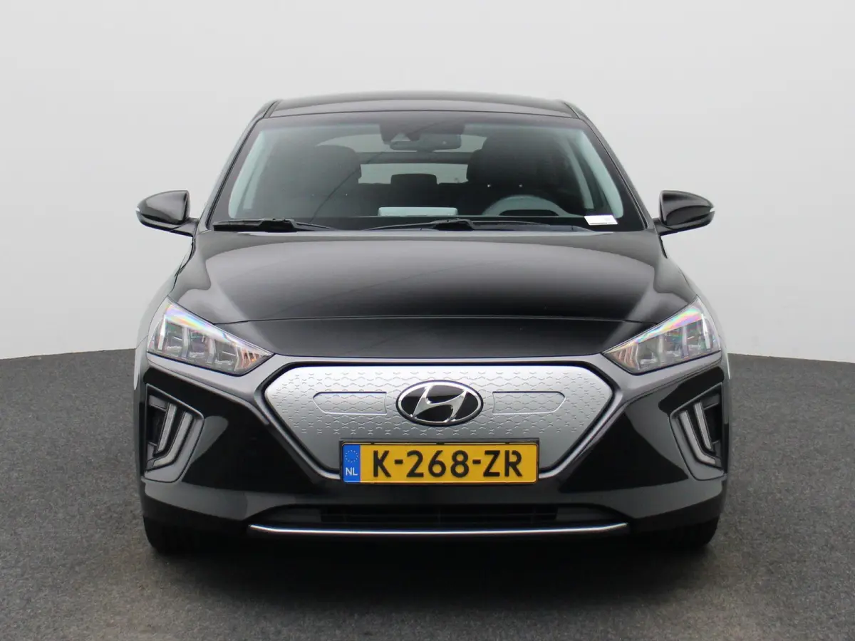 Comfort EV 38 kWh | SOH 100% | APPLE CARPLAY | ANDROID AUTO | ACHTERUITRIJCAMERA | STOELVERWARMING | ADAPTIVE CRUISE CONTROL | CLIMATE CONTROL | GETINTE RUITEN | INFINITY GELUIDSSYSTEEM |