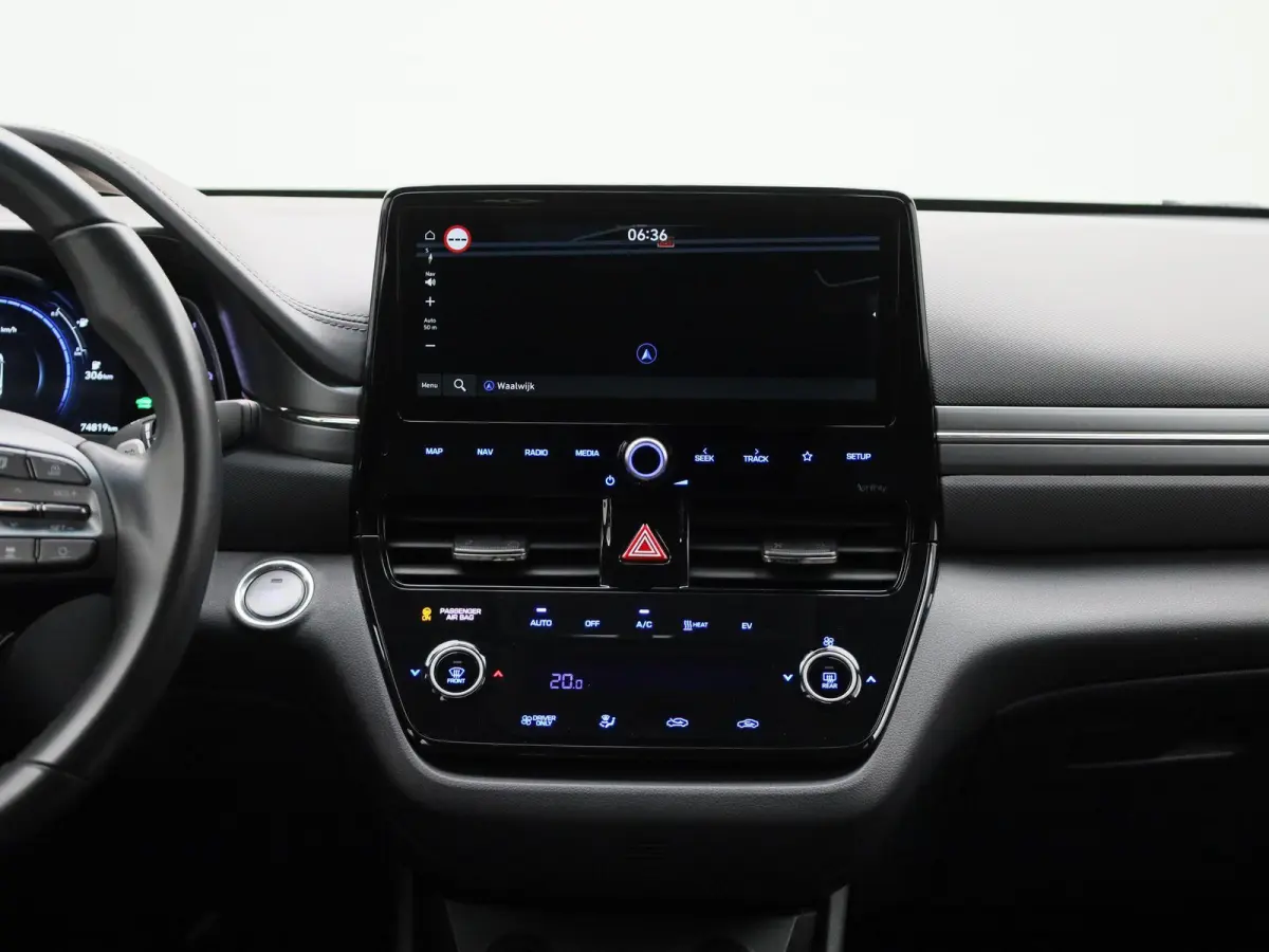 Comfort EV 38 kWh | SOH 100% | APPLE CARPLAY | ANDROID AUTO | ACHTERUITRIJCAMERA | STOELVERWARMING | ADAPTIVE CRUISE CONTROL | CLIMATE CONTROL | GETINTE RUITEN | INFINITY GELUIDSSYSTEEM |