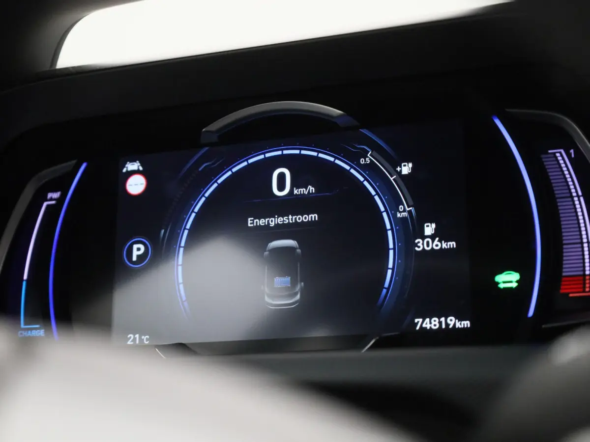 Comfort EV 38 kWh | SOH 100% | APPLE CARPLAY | ANDROID AUTO | ACHTERUITRIJCAMERA | STOELVERWARMING | ADAPTIVE CRUISE CONTROL | CLIMATE CONTROL | GETINTE RUITEN | INFINITY GELUIDSSYSTEEM |