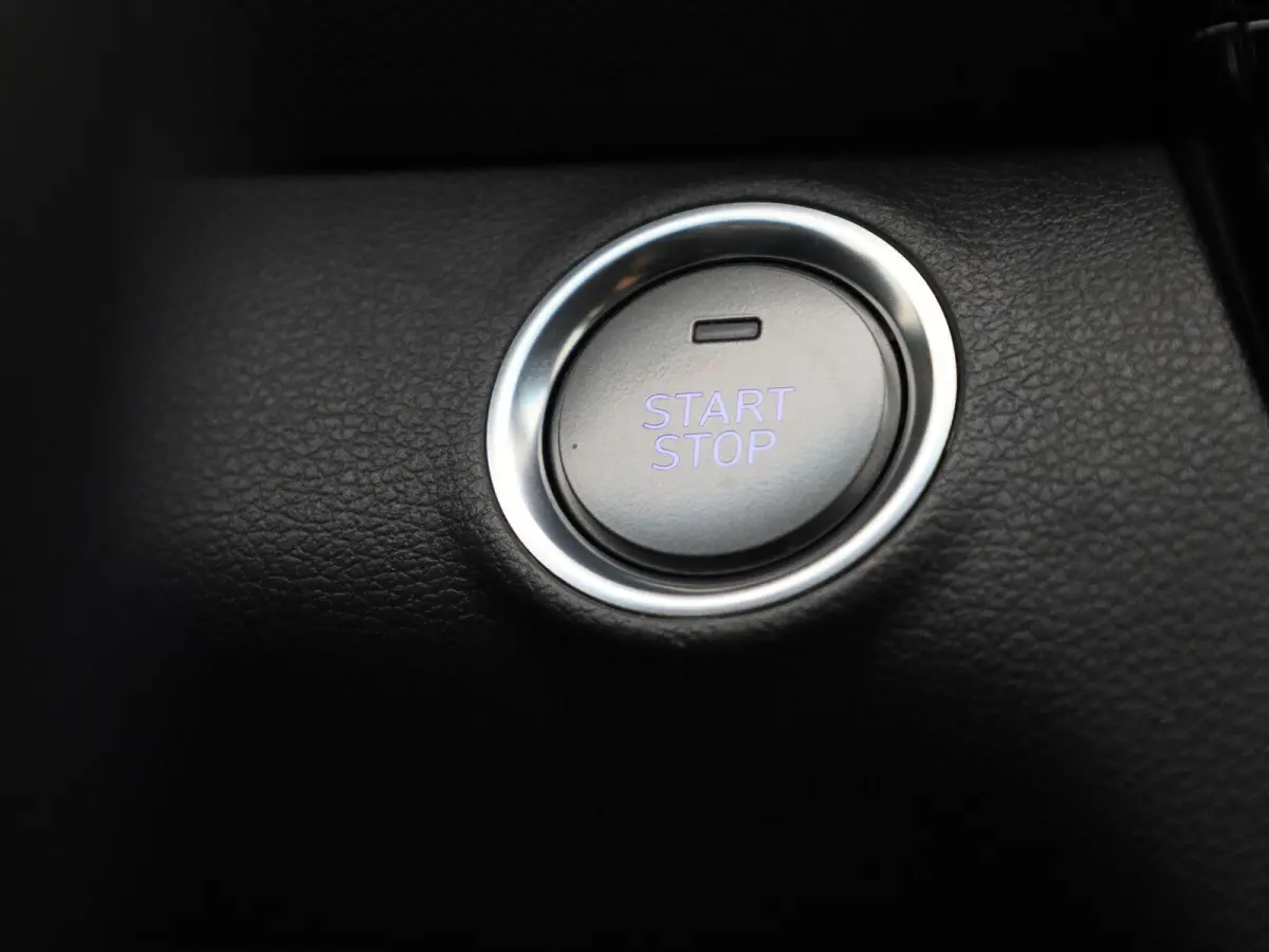 Comfort EV 38 kWh | SOH 100% | APPLE CARPLAY | ANDROID AUTO | ACHTERUITRIJCAMERA | STOELVERWARMING | ADAPTIVE CRUISE CONTROL | CLIMATE CONTROL | GETINTE RUITEN | INFINITY GELUIDSSYSTEEM |