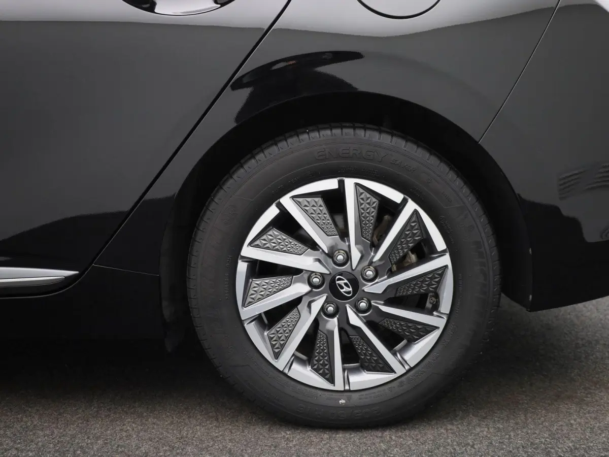 Comfort EV 38 kWh | SOH 100% | APPLE CARPLAY | ANDROID AUTO | ACHTERUITRIJCAMERA | STOELVERWARMING | ADAPTIVE CRUISE CONTROL | CLIMATE CONTROL | GETINTE RUITEN | INFINITY GELUIDSSYSTEEM |