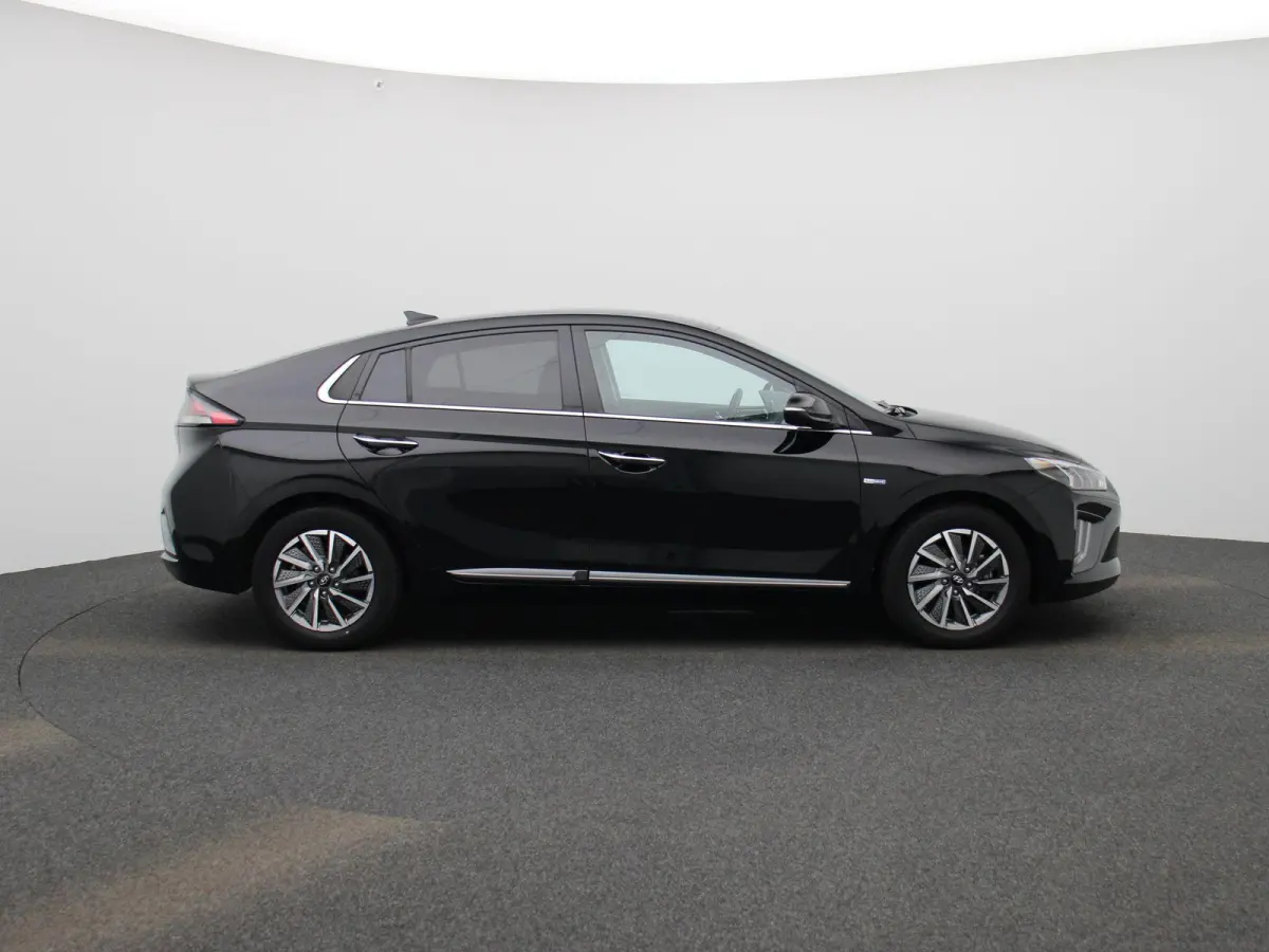 Comfort EV 38 kWh | SOH 100% | APPLE CARPLAY | ANDROID AUTO | ACHTERUITRIJCAMERA | STOELVERWARMING | ADAPTIVE CRUISE CONTROL | CLIMATE CONTROL | GETINTE RUITEN | INFINITY GELUIDSSYSTEEM |