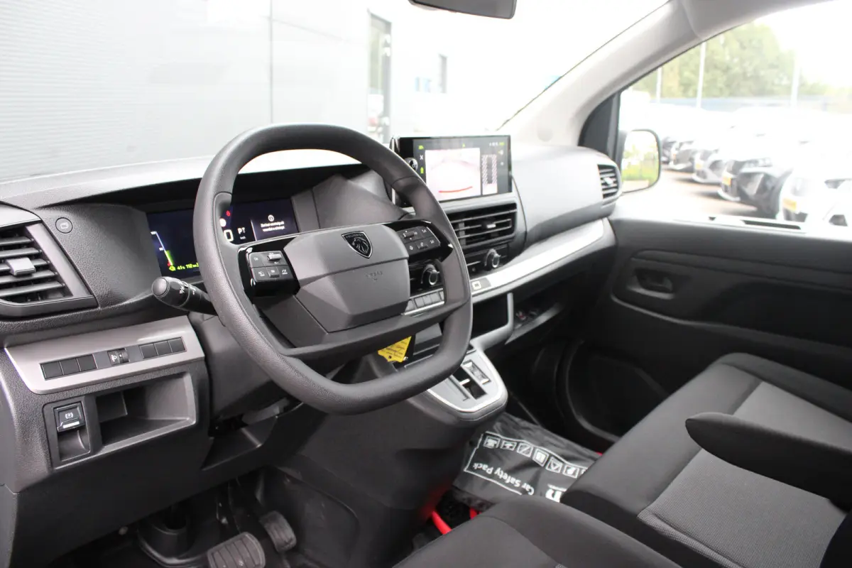 EV L3 Long 75 kWh | L3 Long | Fase 3 laden | SOH 100% | Nieuw model | 3-Zits | Navigatie | Camera |