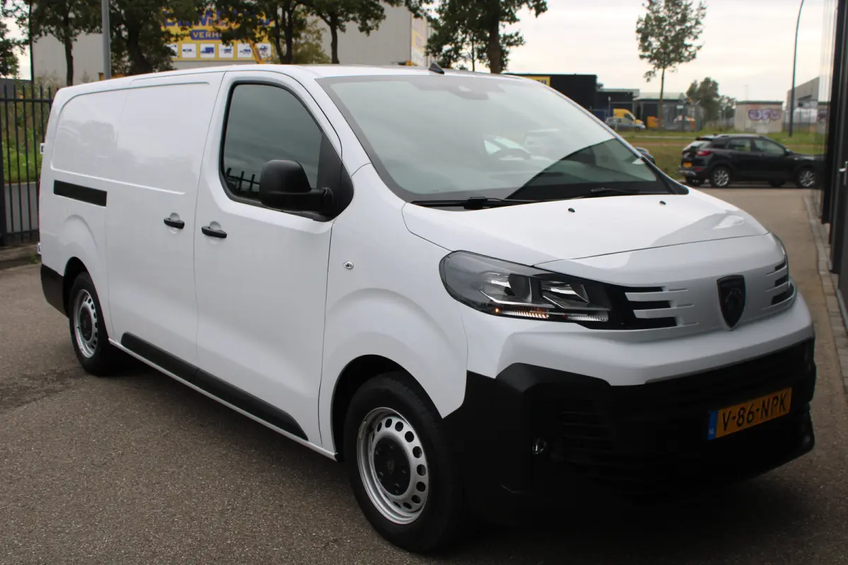 EV L3 Long 75 kWh | L3 Long | Fase 3 laden | SOH 100% | Nieuw model | 3-Zits | Navigatie | Camera |