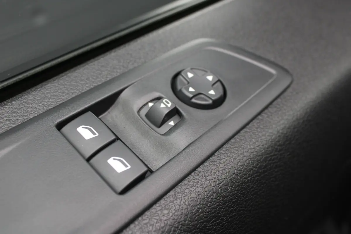 EV L3 Long 75 kWh | L3 Long | Fase 3 laden | SOH 100% | Nieuw model | 3-Zits | Navigatie | Camera |
