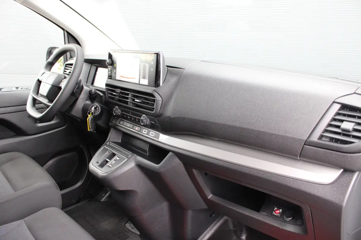 EV L3 Long 75 kWh | L3 Long | Fase 3 laden | SOH 100% | Nieuw model | 3-Zits | Navigatie | Camera |