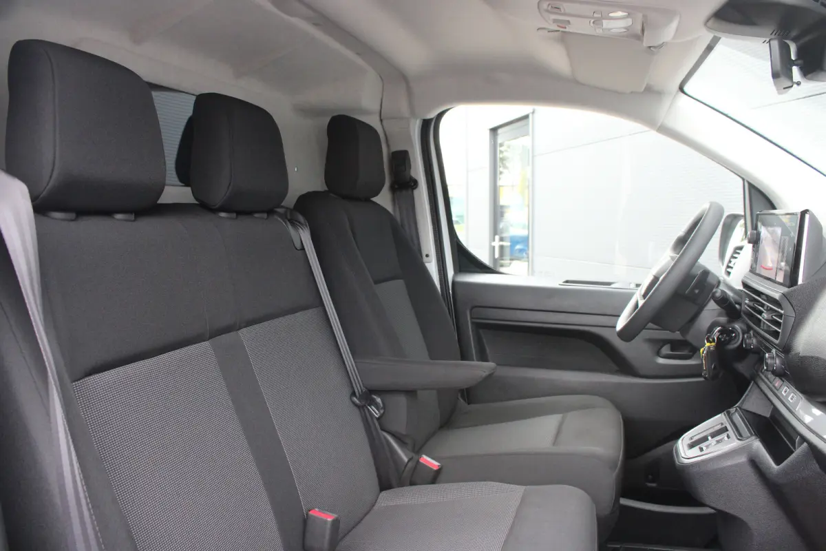 EV L3 Long 75 kWh | L3 Long | Fase 3 laden | SOH 100% | Nieuw model | 3-Zits | Navigatie | Camera |