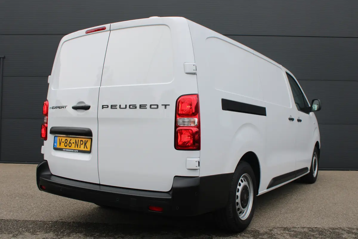 EV L3 Long 75 kWh | L3 Long | Fase 3 laden | SOH 100% | Nieuw model | 3-Zits | Navigatie | Camera |