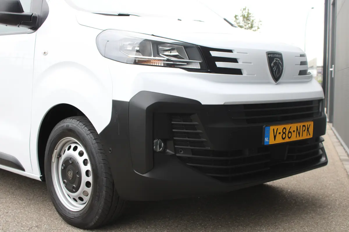 EV L3 Long 75 kWh | L3 Long | Fase 3 laden | SOH 100% | Nieuw model | 3-Zits | Navigatie | Camera |