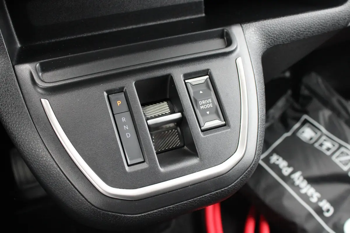 EV L3 Long 75 kWh | L3 Long | Fase 3 laden | SOH 100% | Nieuw model | 3-Zits | Navigatie | Camera |