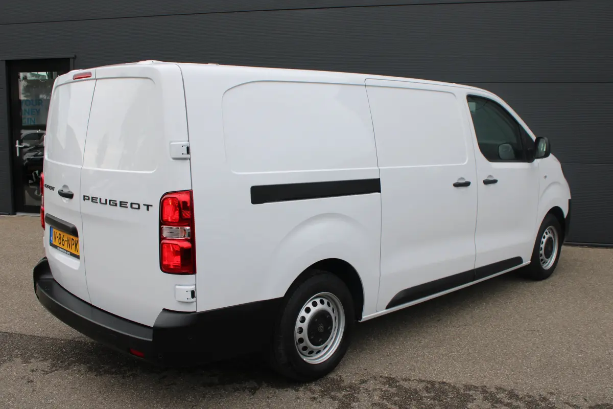 EV L3 Long 75 kWh | L3 Long | Fase 3 laden | SOH 100% | Nieuw model | 3-Zits | Navigatie | Camera |