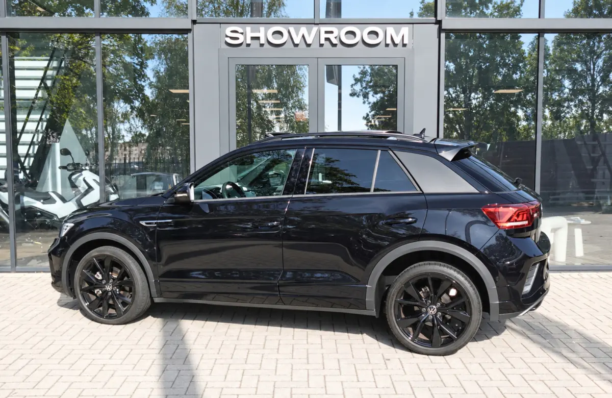 1.5 TSI R-Line PANO KEYLESS CAM