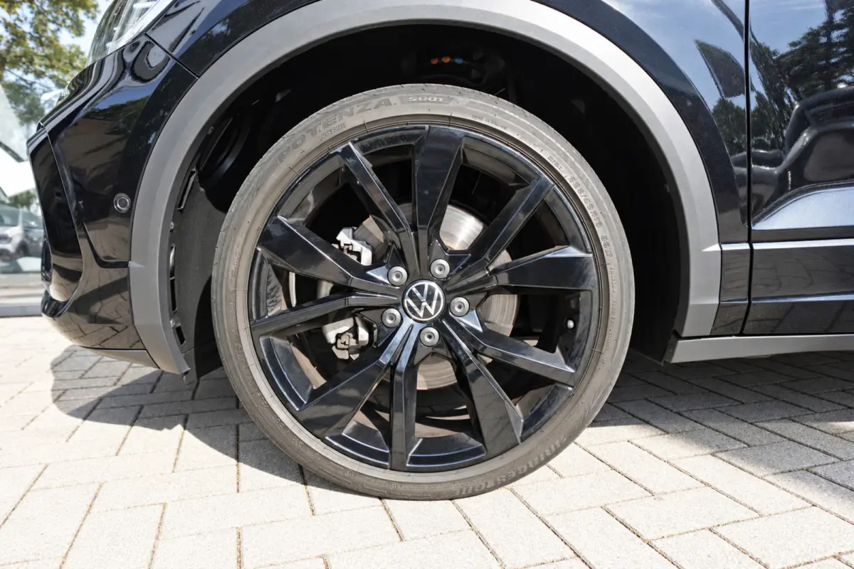 1.5 TSI R-Line PANO KEYLESS CAM