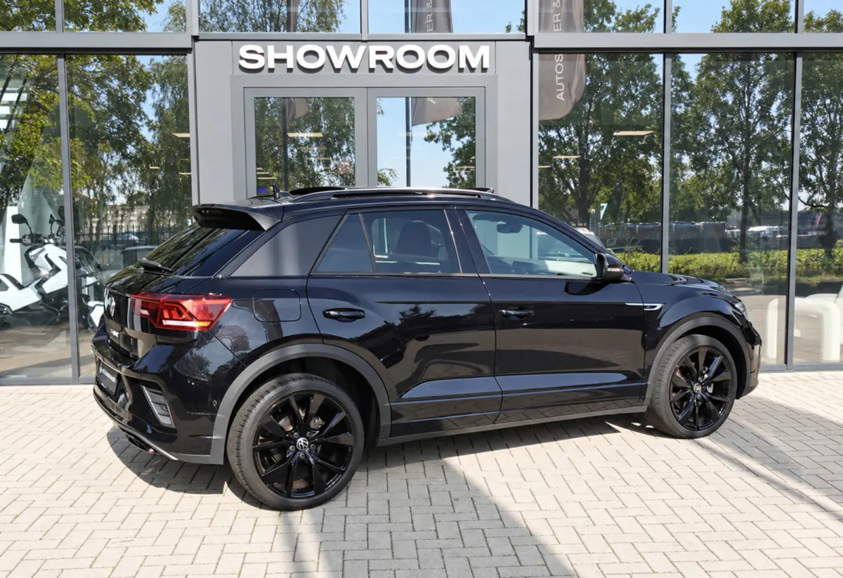 1.5 TSI R-Line PANO KEYLESS CAM