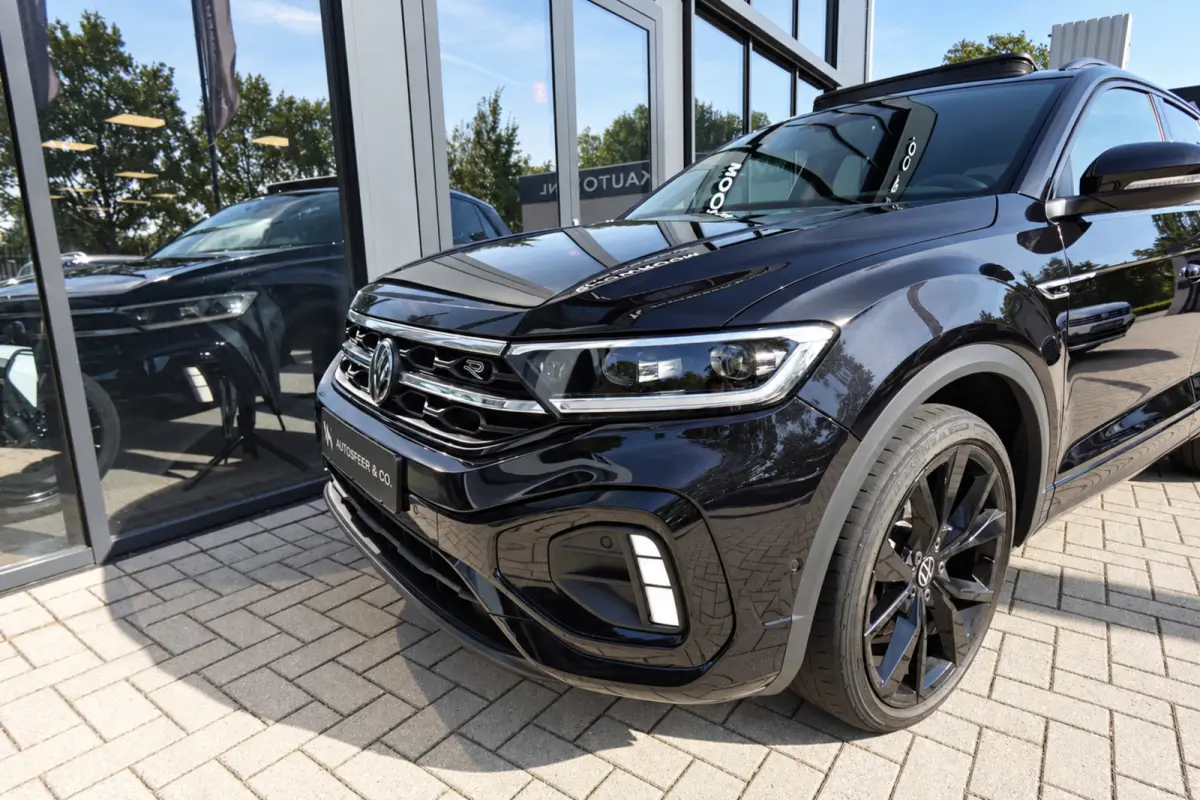 1.5 TSI R-Line PANO KEYLESS CAM
