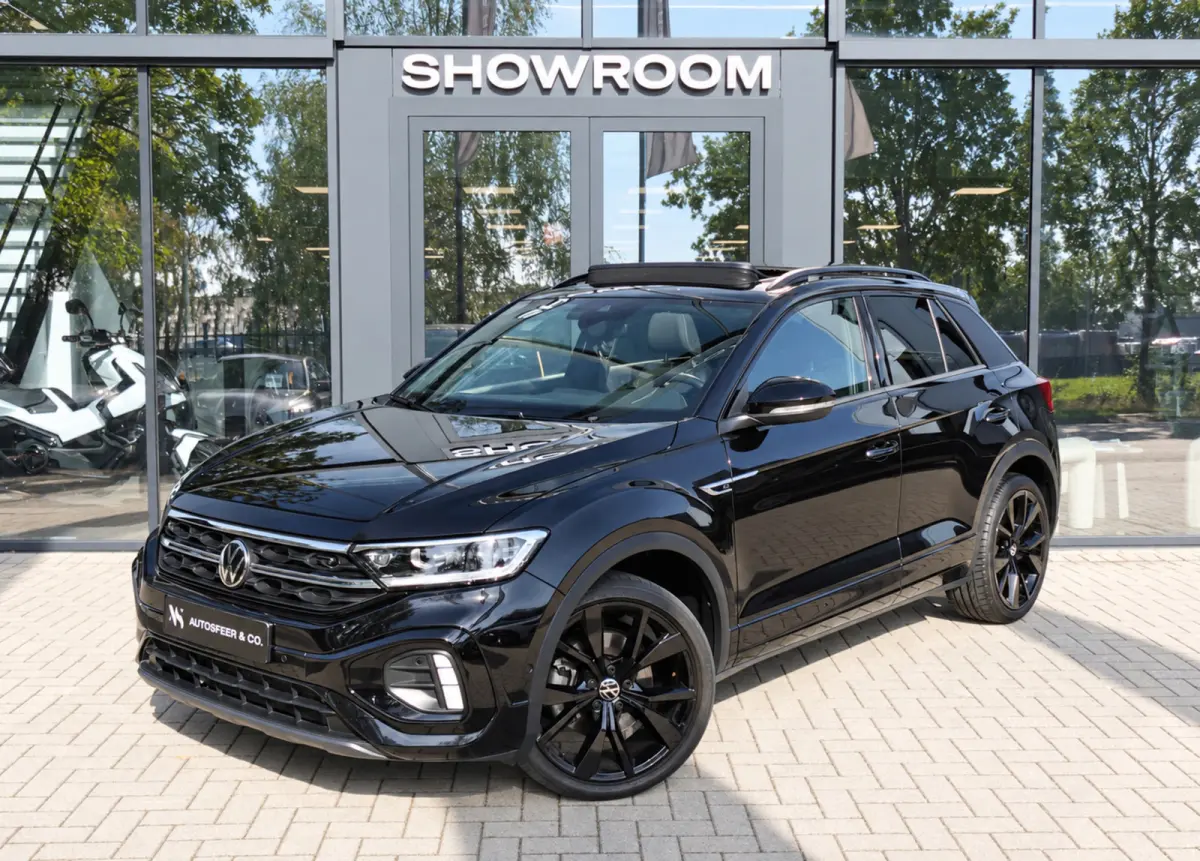 1.5 TSI R-Line PANO KEYLESS CAM