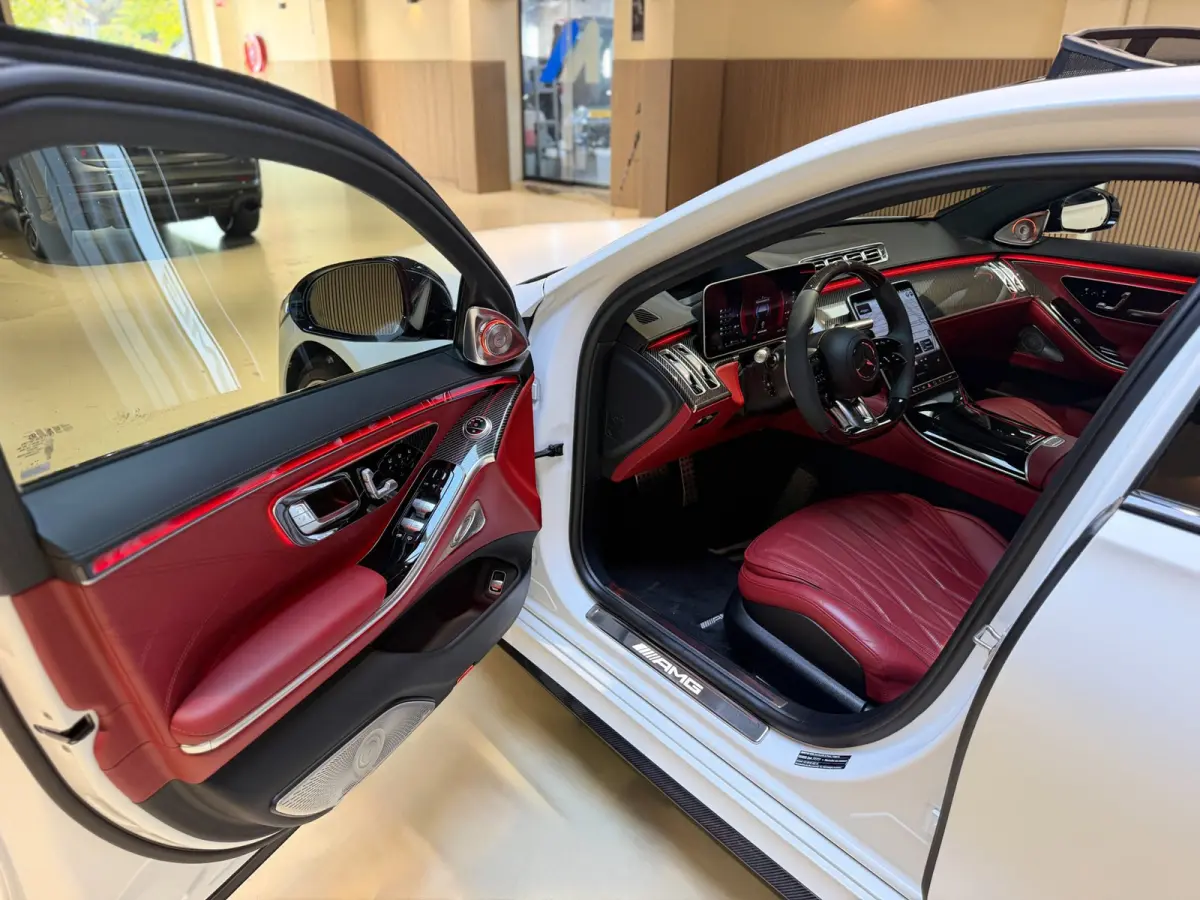AMG 63 S E Performance|Pano|HUD|Keyless|360|4D Burmester|Massage|Matrix|Chauffeurspakket|Carbon