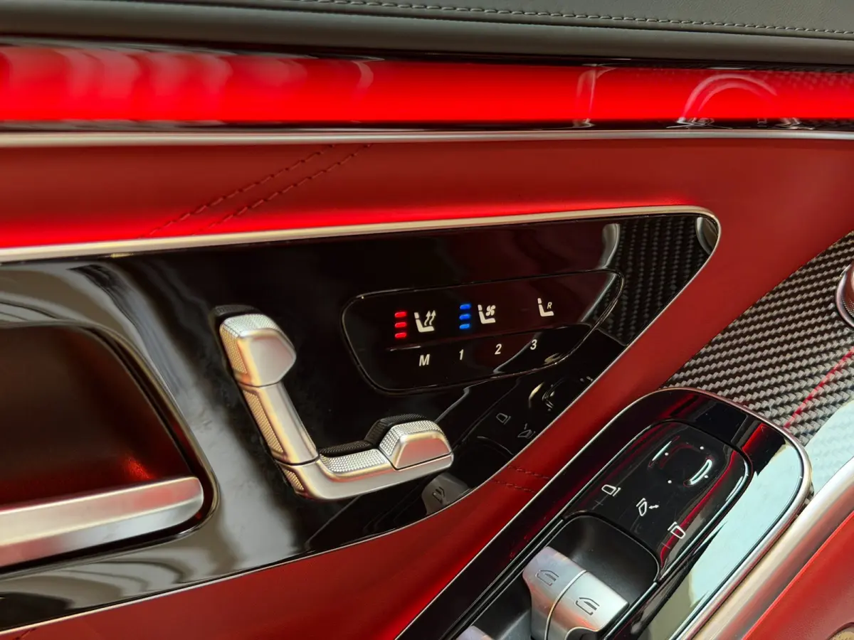 AMG 63 S E Performance|Pano|HUD|Keyless|360|4D Burmester|Massage|Matrix|Chauffeurspakket|Carbon