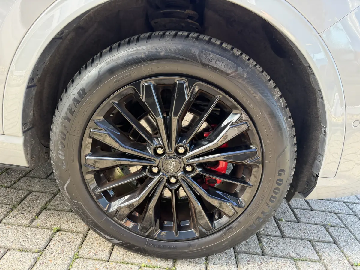 2.5 PHEV Graphite Tech Edition BTW